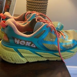 Used Hoka size 9. They have been a great pair of shoes for me